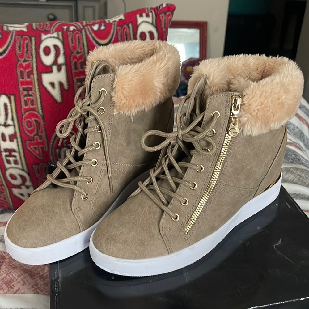 Size 10 wedge sneakers